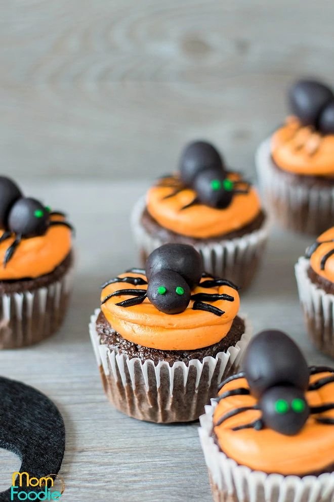 Black Widow Cupcakes