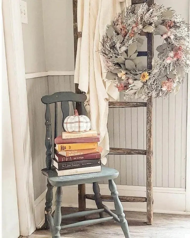 Gray Wreath on Blanket Ladder
