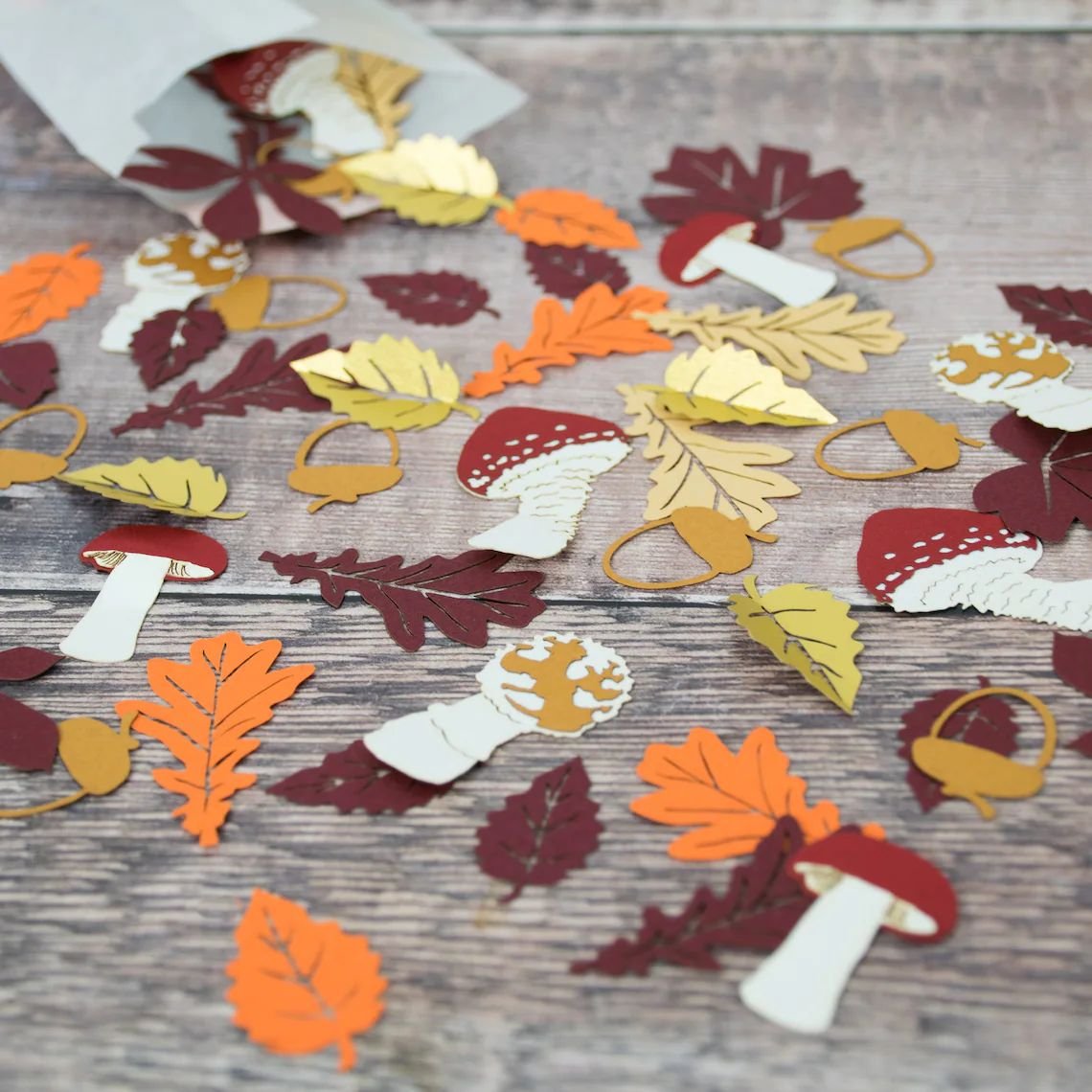 Woodland Table Decor Confetti