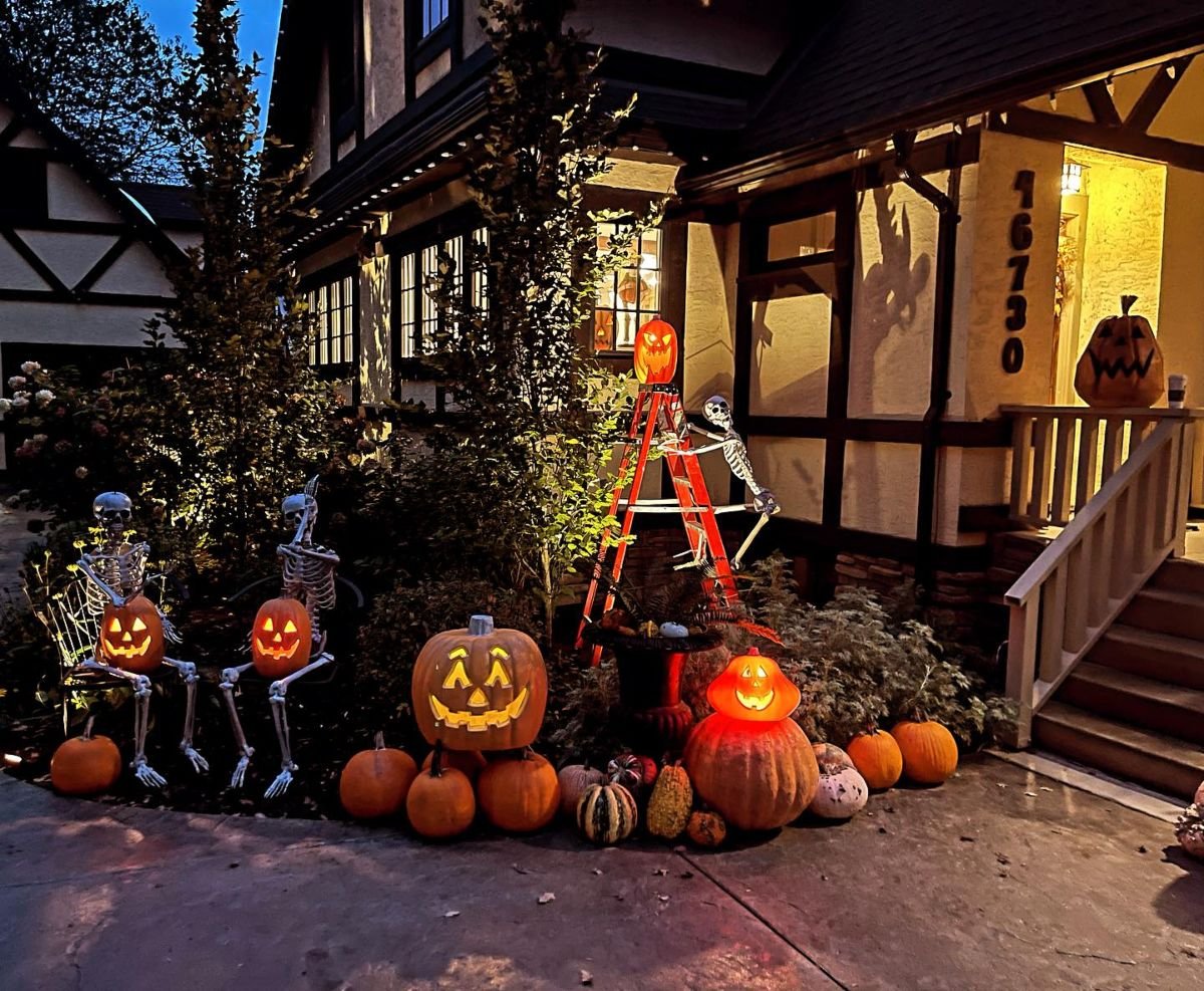 Decorative Grinning Pumpkins