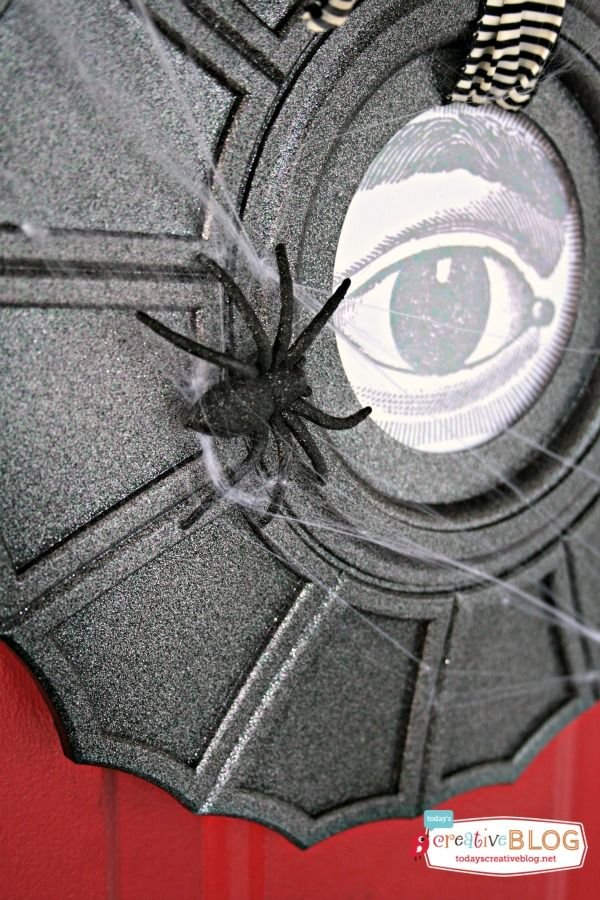 Eye Medallion Halloween Wreath