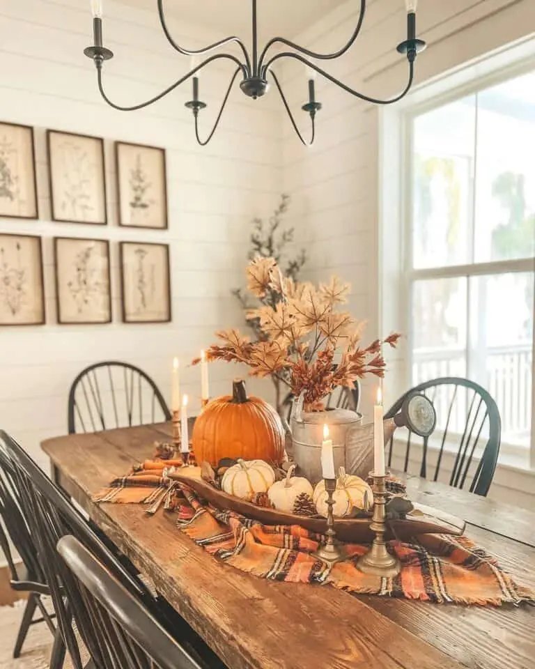 Farmhouse Dining Room Decor