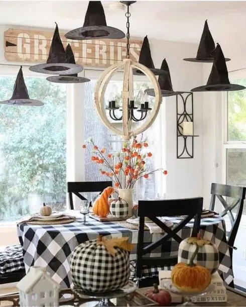 Farmhouse Halloween Centerpiece
