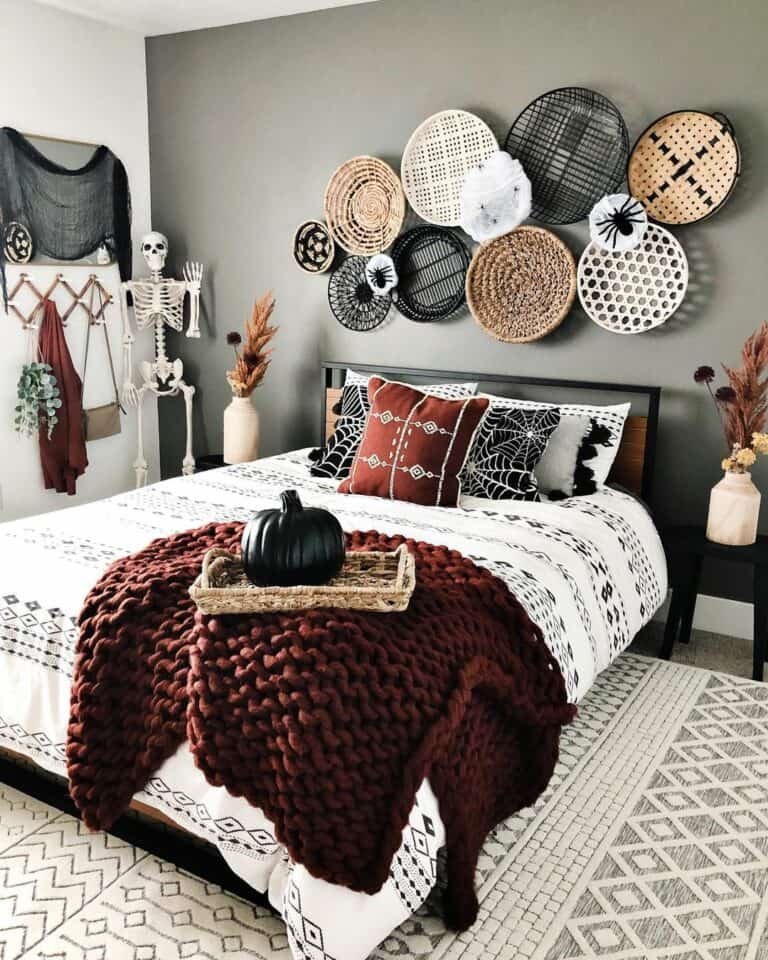 Geometric Black and White Bedding