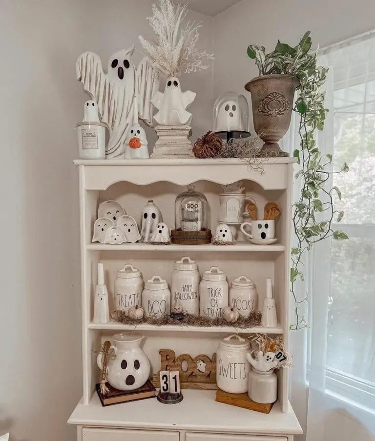 Ghoulish Ghost Decor Elements