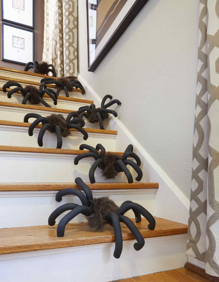 Giant Spider Decorations