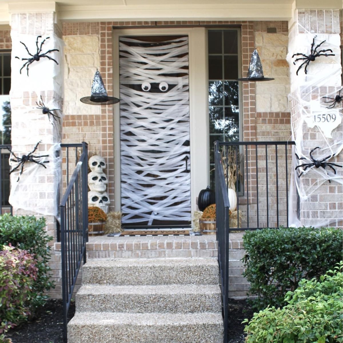 Mummy Door Decoration