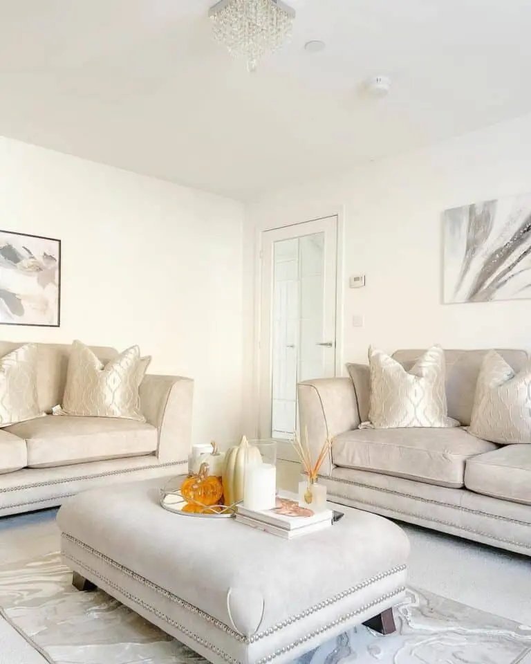 Neutral Living Room Ottoman Decor