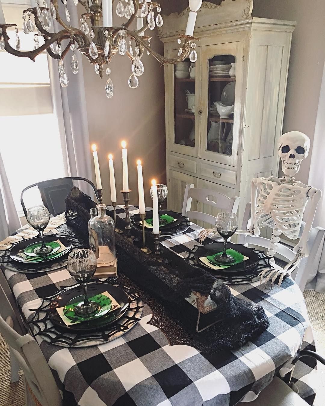 Skeleton Dinner Decor