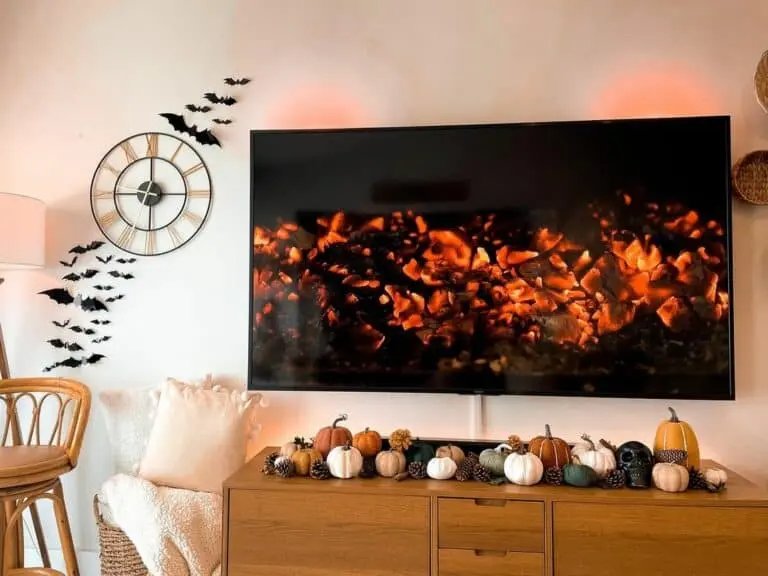 TV Screen for Autumn Display