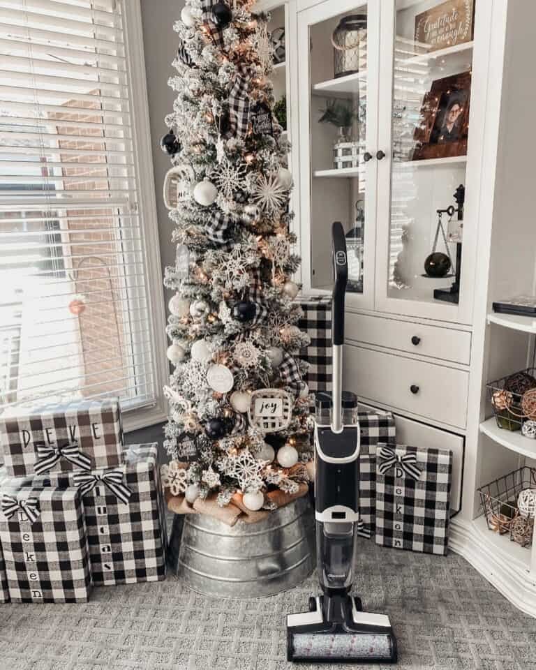 Black White Plaid Tree