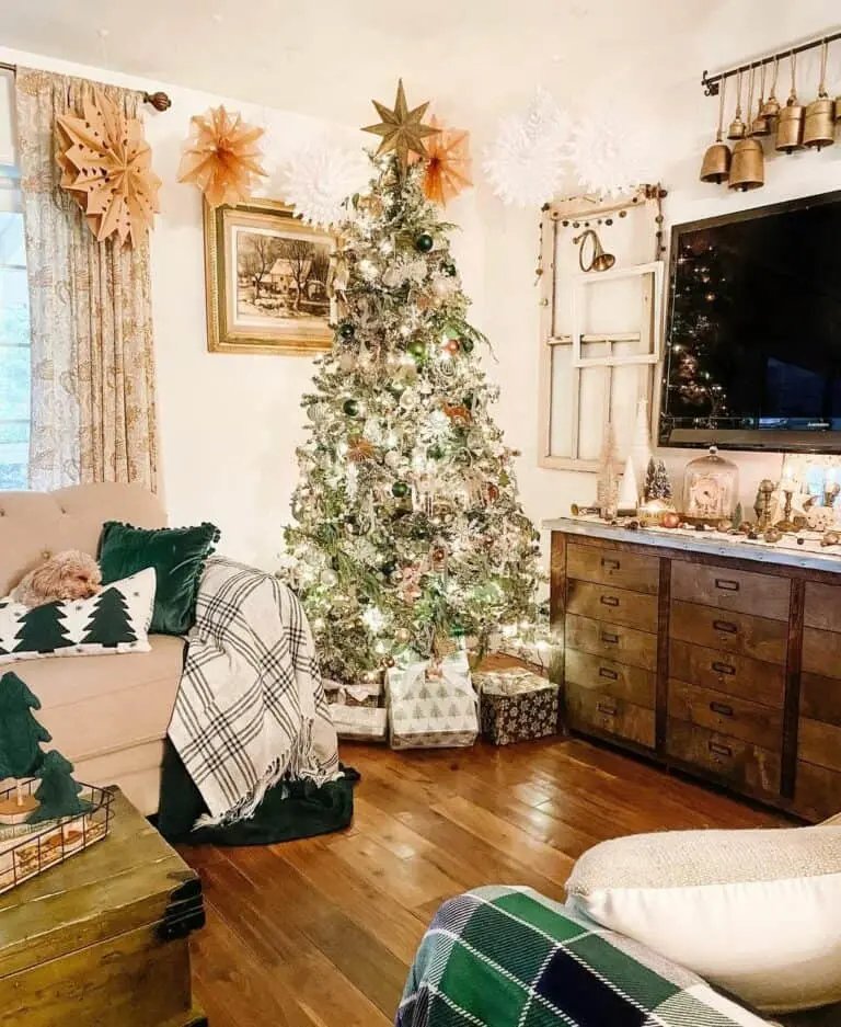 Green Gold Tree Corner