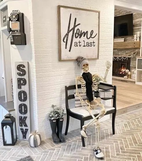 Husband Waiting Display