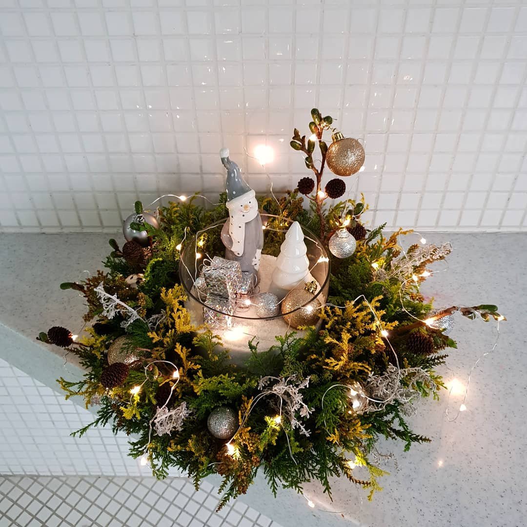 Lighted Christmas Wreaths