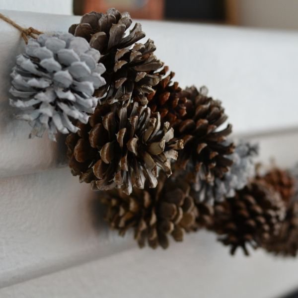 Pinecone Garland