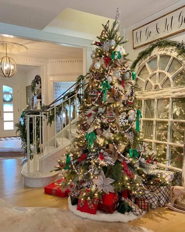 Red Green Snowflake Tree