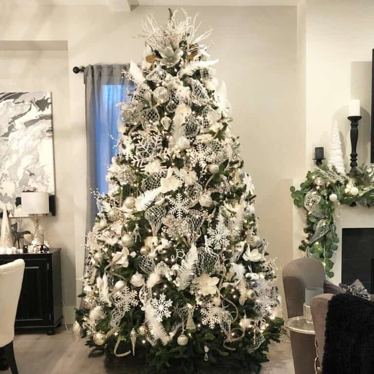 White Snowflake Tree