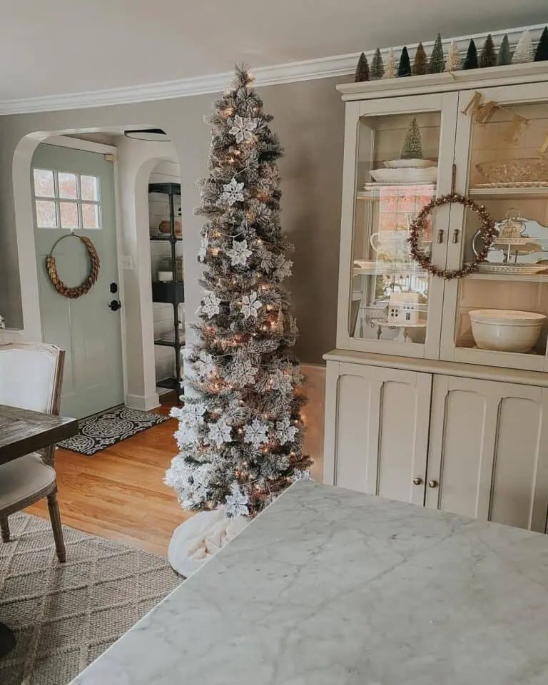 White Snowflake Tree